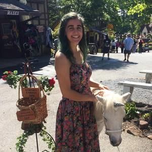 Meet your Posher, Genni